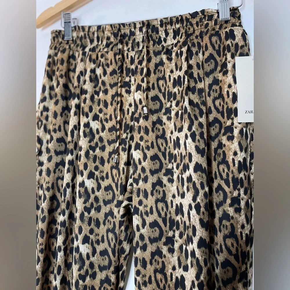 NWT, Zara cheetah jogger pants, size medium